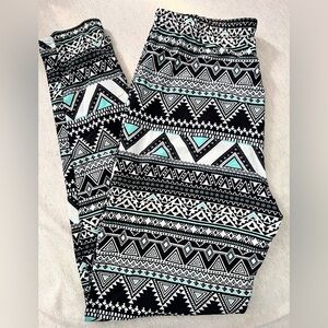 Black and White Geometric Leggings with Teal Accents Size XL Super Soft